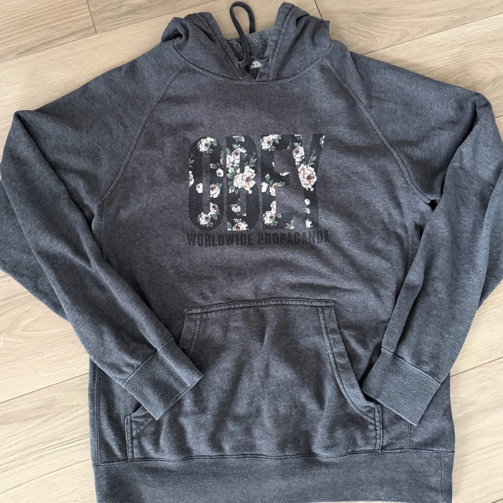 OBEY Worldwide Propaganda Hoodie Size M